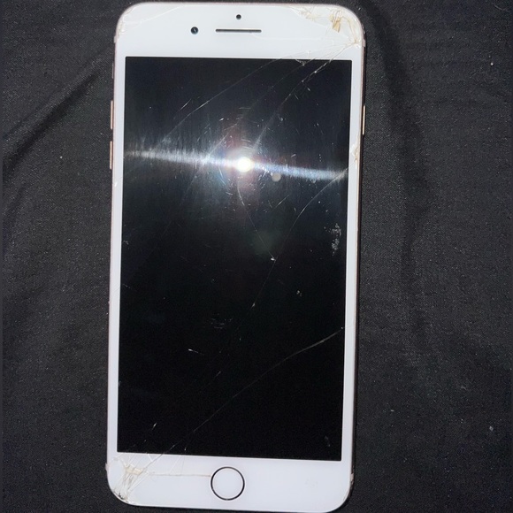 iPhone 8+ - Picture 4 of 5